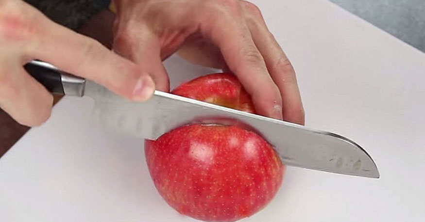 apple-cutting