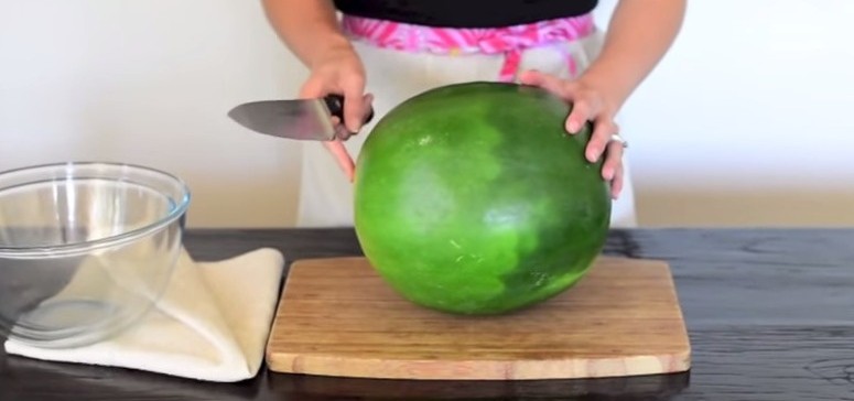 Brilliant Technique To Cut And Serve Watermelon