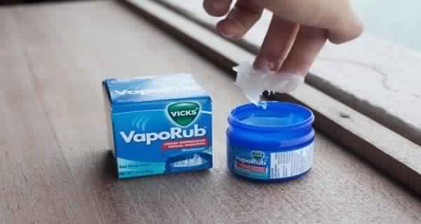 She-Buys-Vicks-Even-Though-She-Doesn’t-Have-A-Cold.-How-She-Uses-It-Instead-Is-Genius