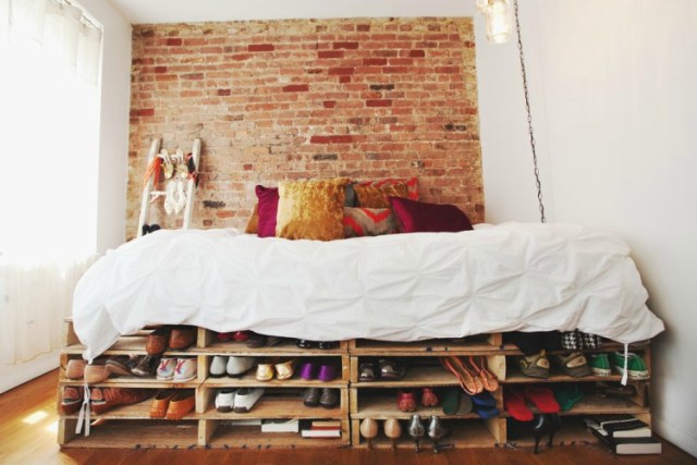 Pallet-Bed-With-Shoe-Storage
