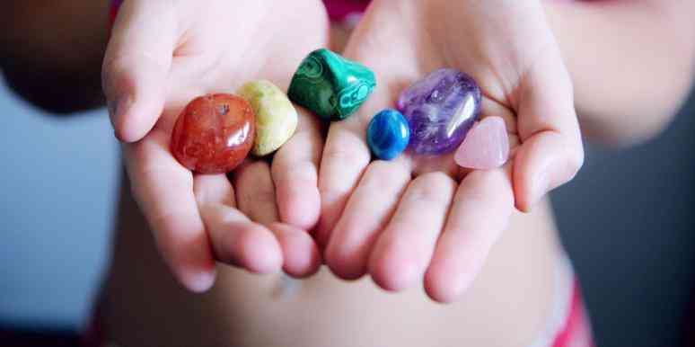 4 pierres précieuses qui attireront l'amour et la bonne compagnie, selon l'astrologie